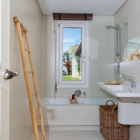 Lxr With Breathtaking Views To The Mediterranean 4 Hab Villa
